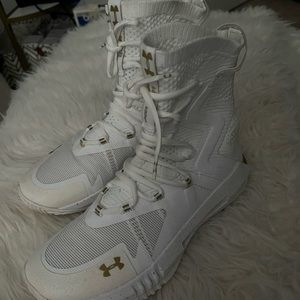 Ladies Under Armour Highlight Ace 2.0 Volleyball High Top Shoes Sz 8